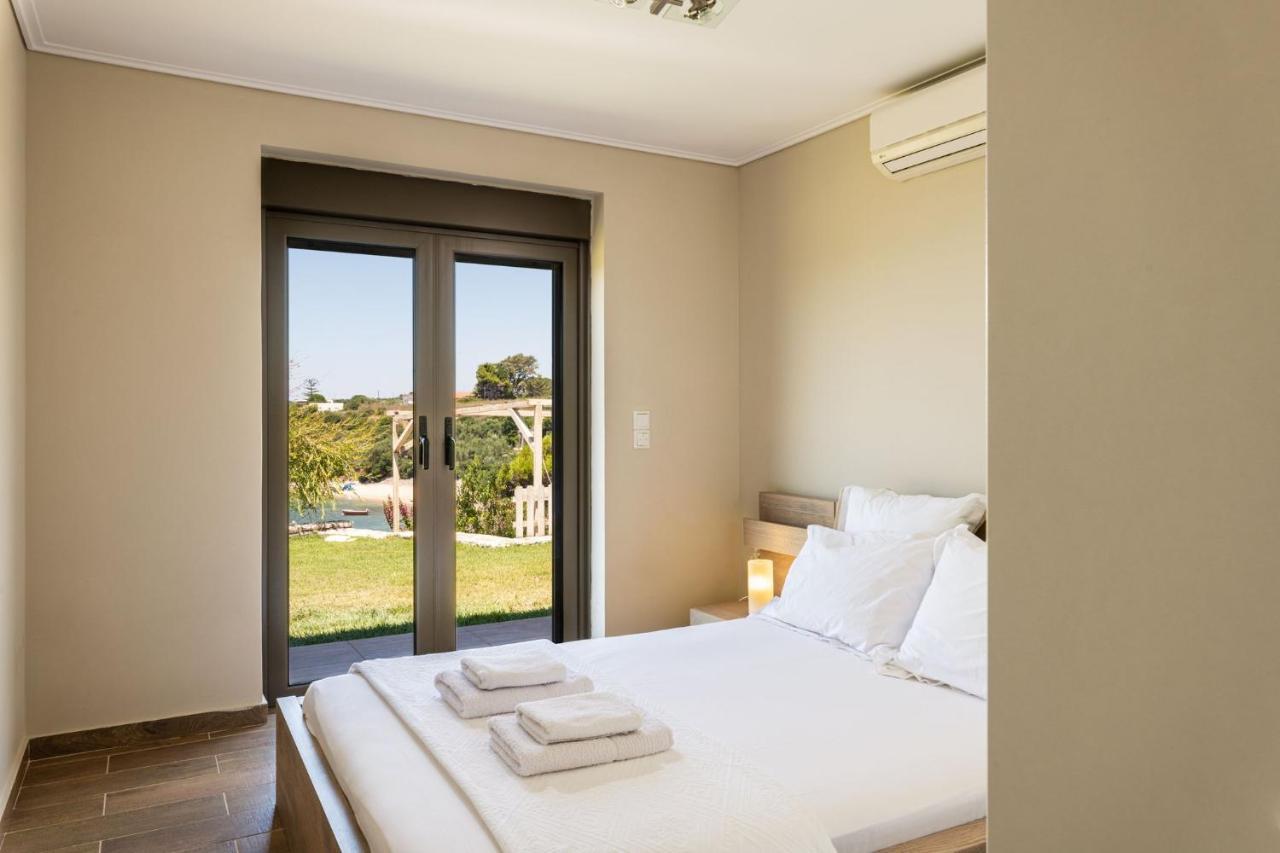 Villa Idyle - Beachfront Residence Tragana  Exterior photo