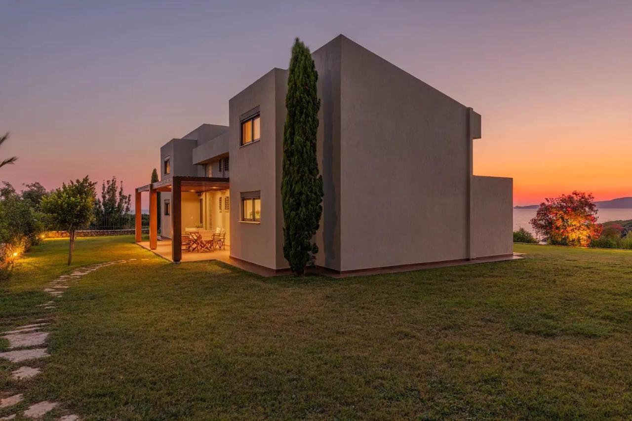 Villa Idyle - Beachfront Residence Tragana  Exterior photo